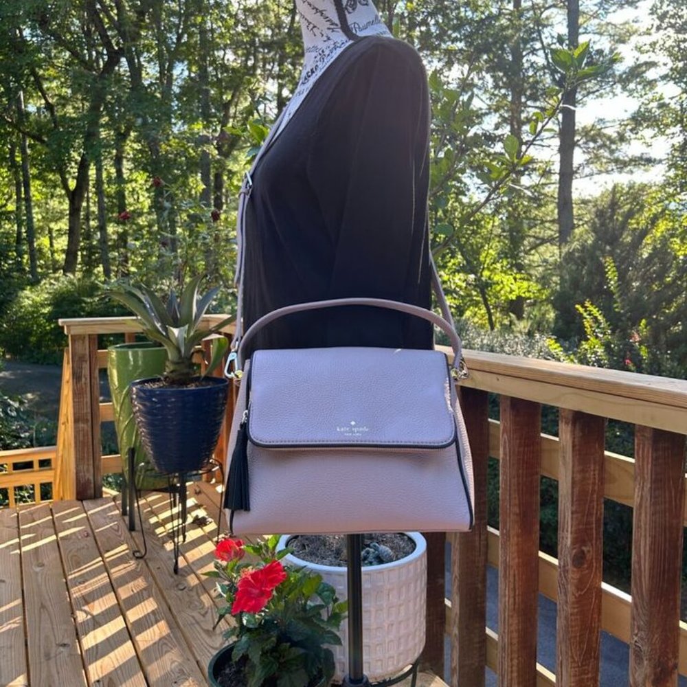 EUC Kate Spade Cobble Hill Devin Pebbled Top Handle Satchel Handbag